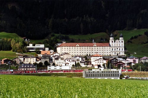 Monasterio Disentis, albergue, museo y escuela