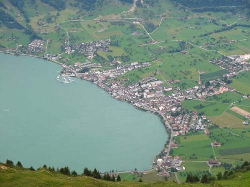 Arth y el Lago Zug desde lo alto
